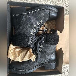 Frye women’s Samantha Hiker camouflage black/gray Size 6.5 NIB